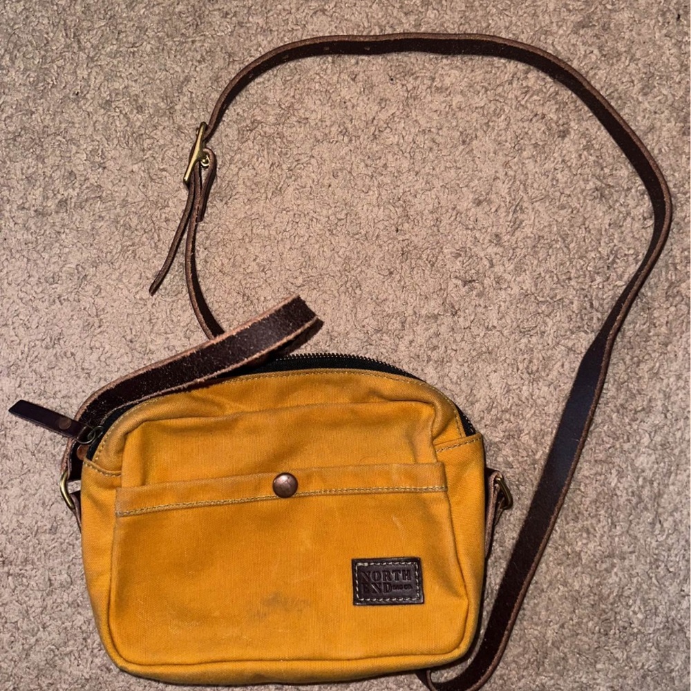 North End Bag Co Women's Mustard Crossbody Bag